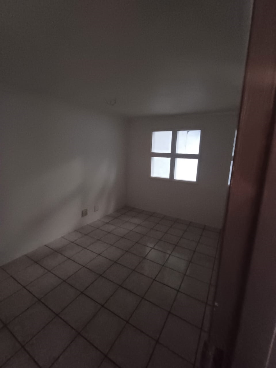 To Let Commercial Property for Rent in Okavango Park Western Cape